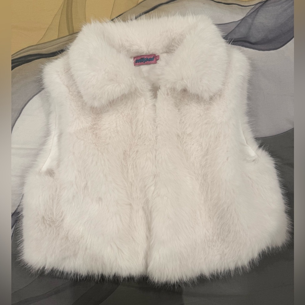 Edikted White Faux Fur Vest - Cozy Luxe Look